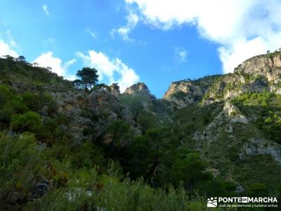 Axarquía- Sierras de Tejeda, Almijara y Alhama; club de montaña en madrid; grupos de trekking